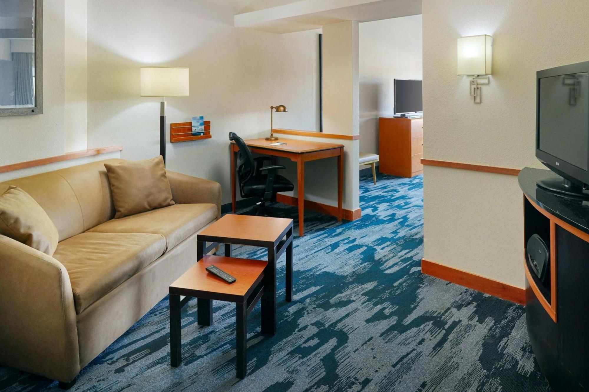 Fairfield Inn & Suites By Marriott Commerce Exterior photo